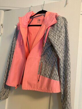 The North Face Women's Rain Jacket | Coral/Salmon | Size M